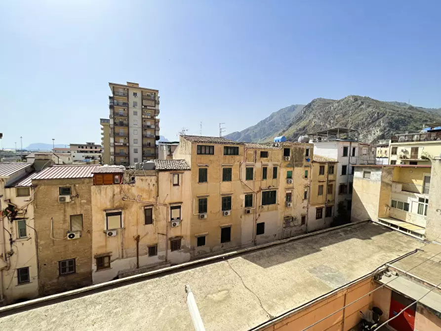 Immagine 35 di Appartamento in vendita  in Via Vincenzo Ajovalasit a Palermo