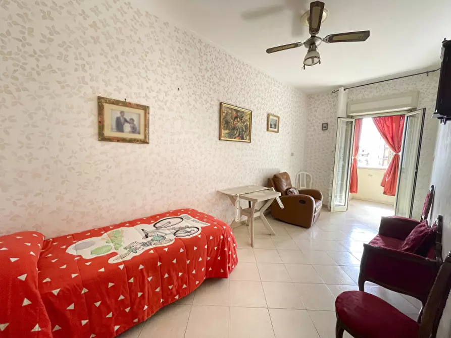 Immagine 12 di Appartamento in vendita  in Via Vincenzo Ajovalasit a Palermo