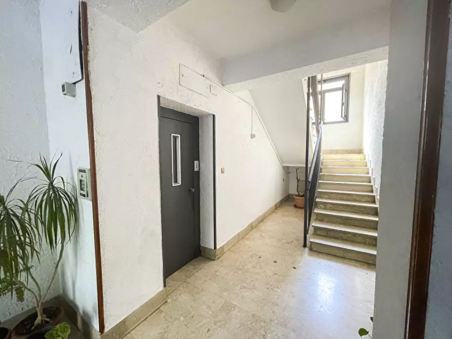 Immagine 34 di Appartamento in vendita  in Via Vincenzo Ajovalasit a Palermo