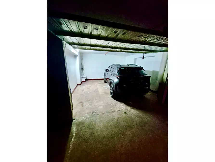 Immagine 4 di Box auto in vendita  in Via Portogallo a Palermo