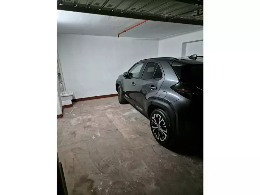 Immagine 6 di Box auto in vendita  in Via Portogallo a Palermo