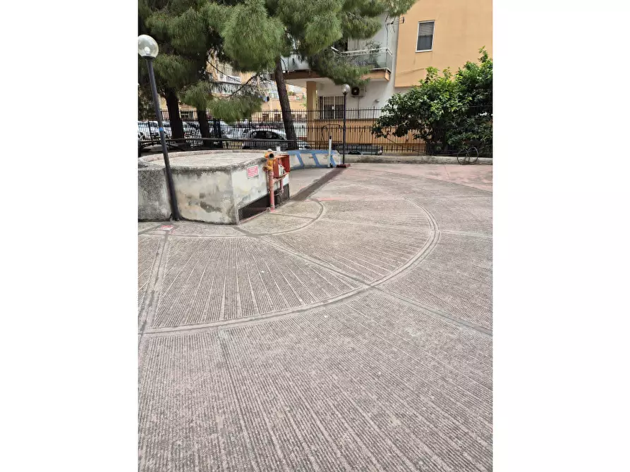 Immagine 8 di Box auto in vendita  in Via Portogallo a Palermo