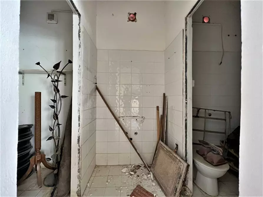 Immagine 5 di Capannone industriale in vendita  in Via Tago a Bagheria