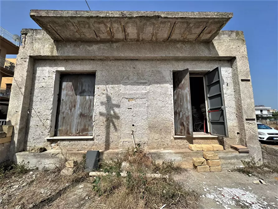 Immagine 10 di Capannone industriale in vendita  in Via Tago a Bagheria