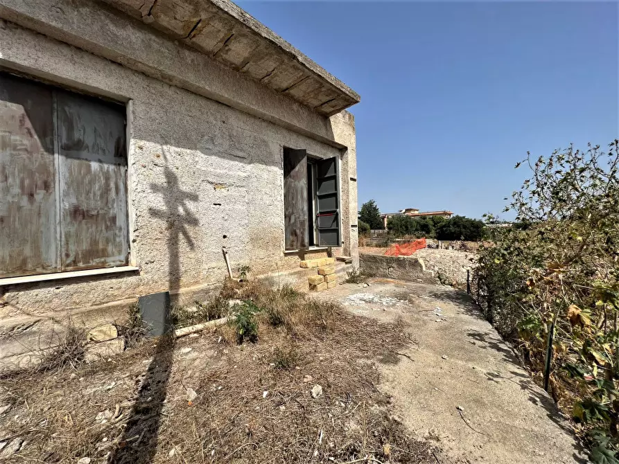 Immagine 11 di Capannone industriale in vendita  in Via Tago a Bagheria