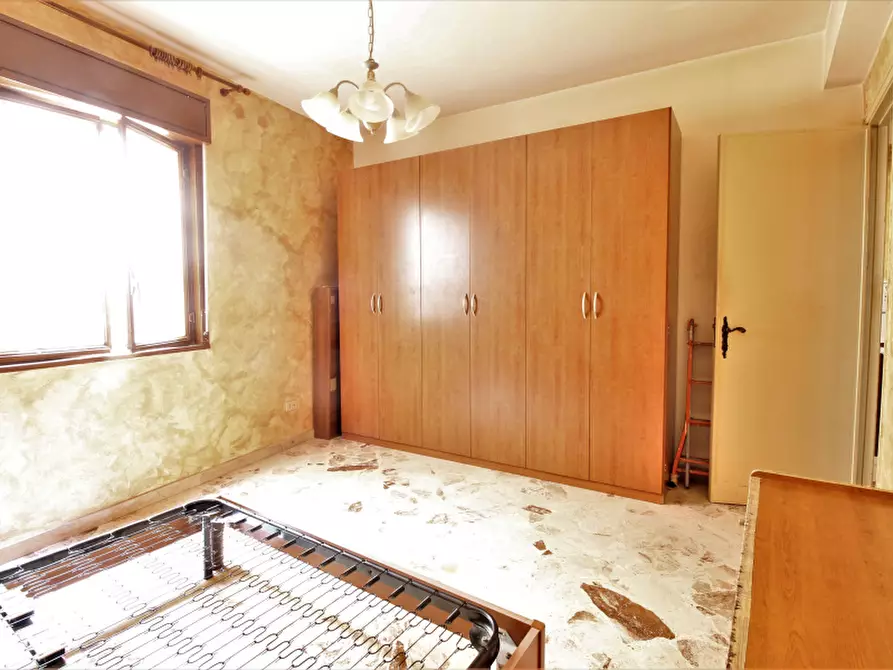 Immagine 10 di Appartamento in vendita  in Via N. Derelitto a Bagheria