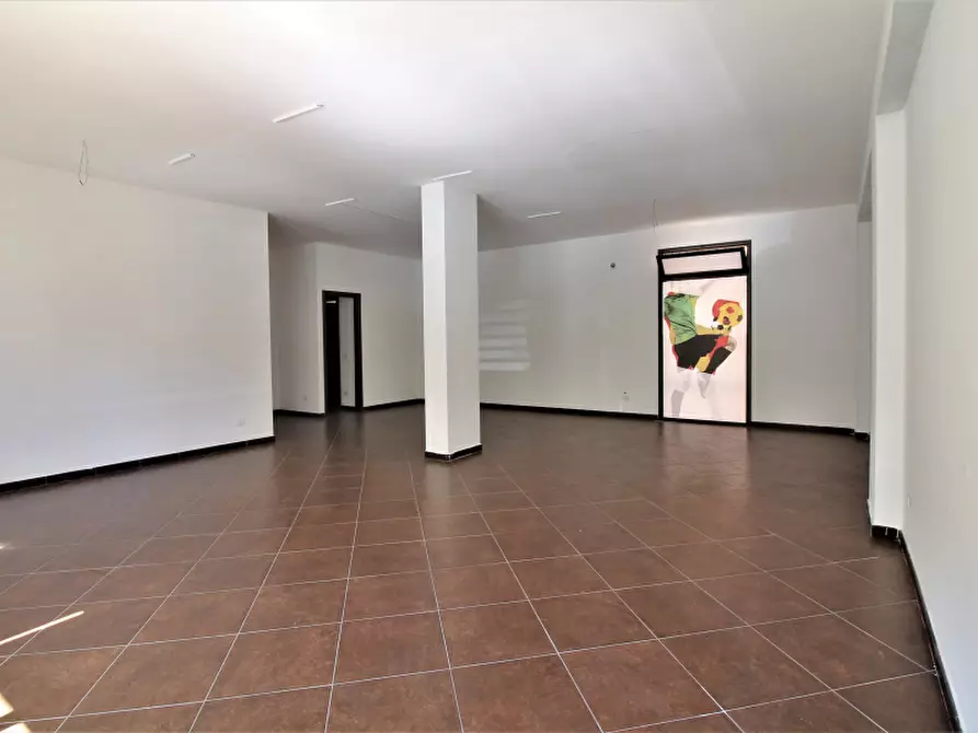 Immagine 1 di Negozio in vendita  in Via Corradino di Svevia a Bagheria
