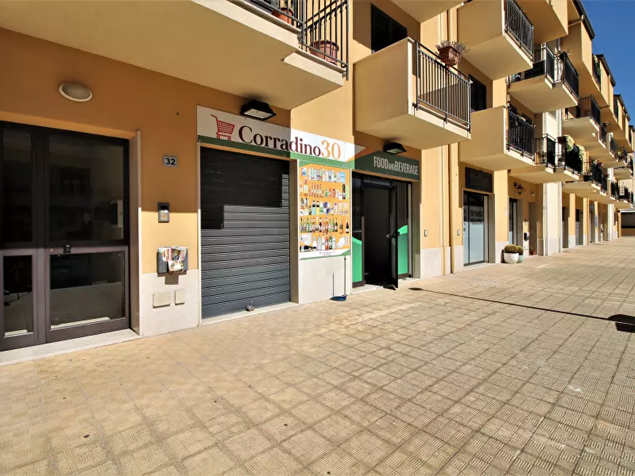 Immagine 12 di Negozio in vendita  in Via Corradino di Svevia a Bagheria