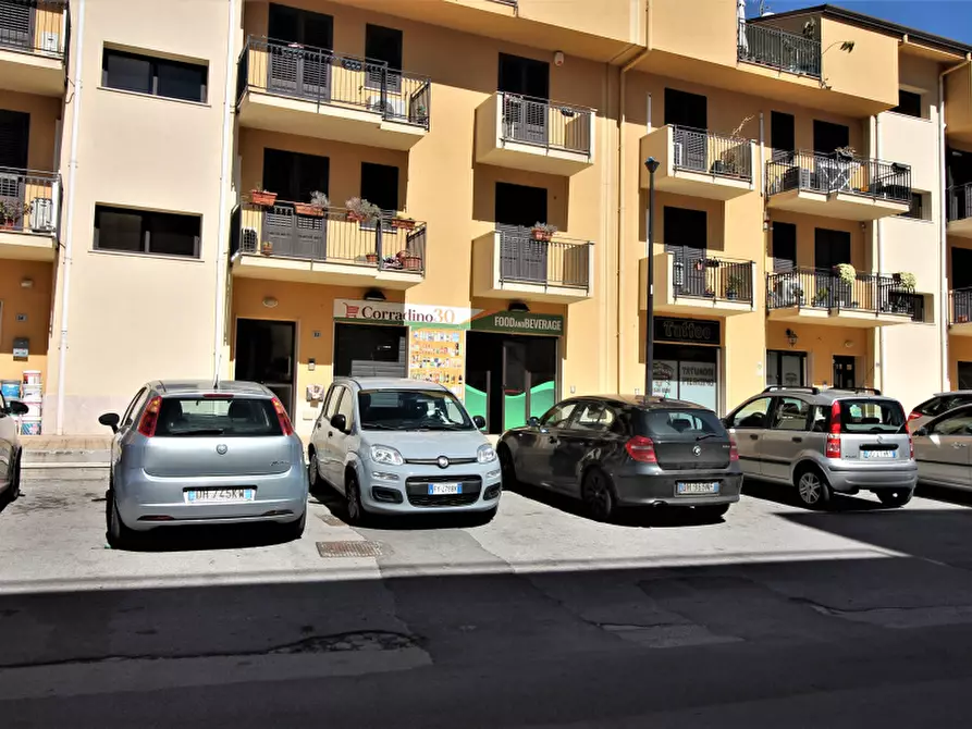 Immagine 13 di Negozio in vendita  in Via Corradino di Svevia a Bagheria