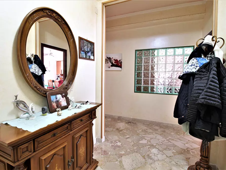 Immagine 3 di Appartamento in vendita  in Via La Masa a Bagheria