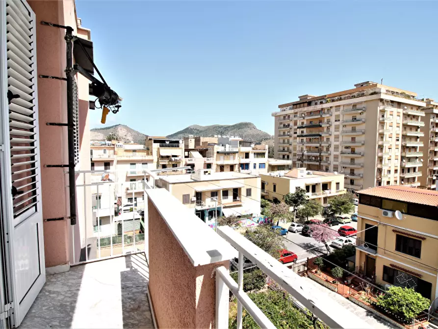 Immagine 16 di Appartamento in vendita  in Via Giovanni Verga a Bagheria