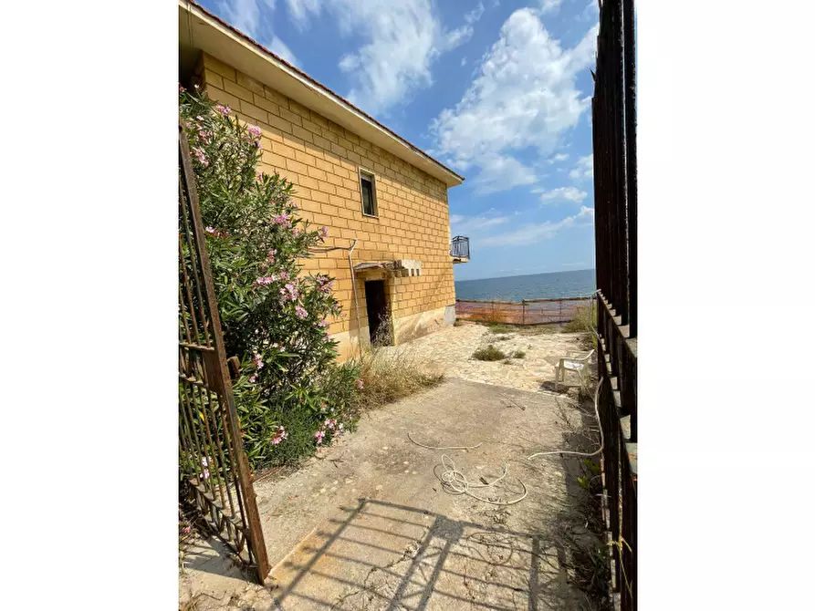 Immagine 3 di Villa in vendita  in SS113 a Trabia