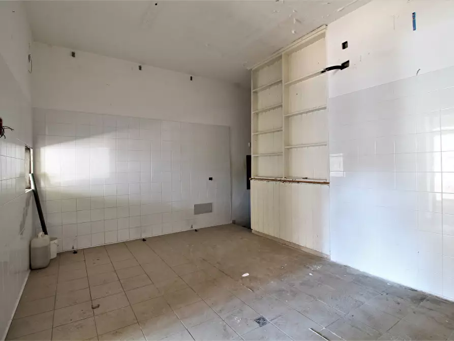 Immagine 6 di Negozio in affitto  in Via Vittorio Emanuele Orlando a Santa Flavia