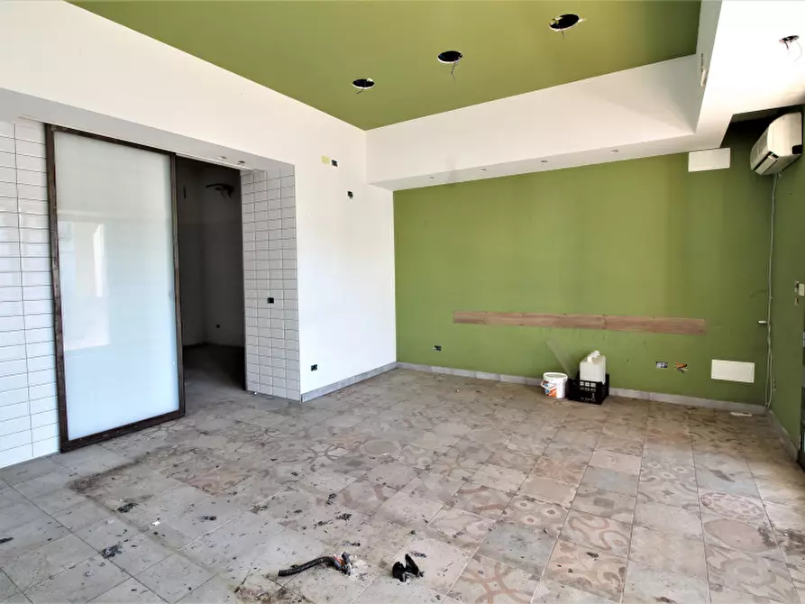 Immagine 4 di Negozio in affitto  in Via Vittorio Emanuele Orlando a Santa Flavia