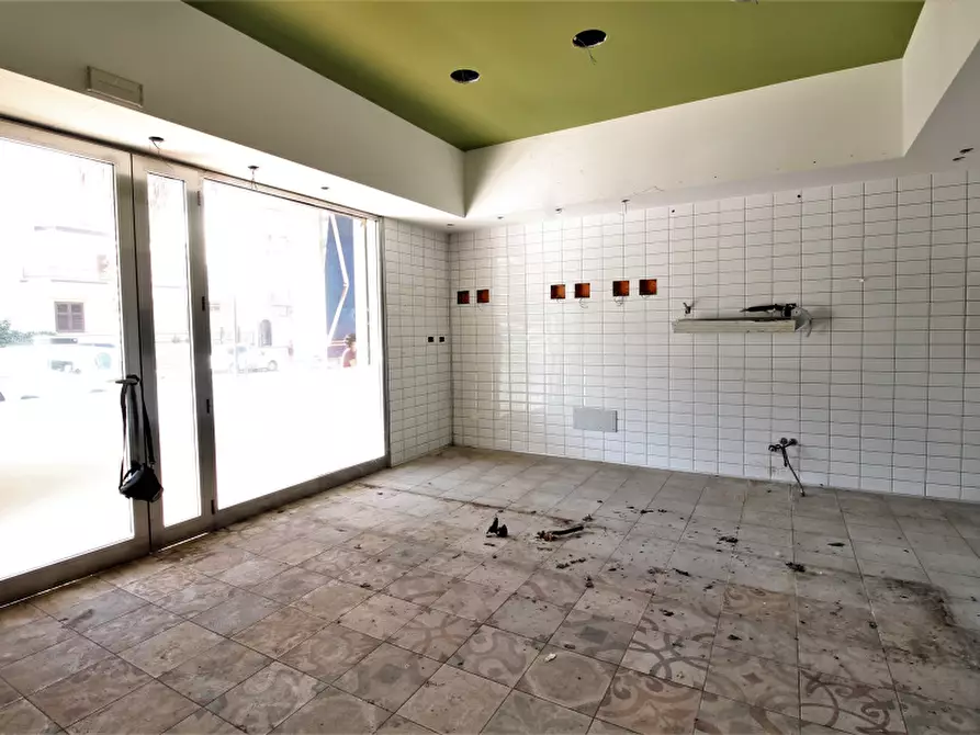 Immagine 1 di Negozio in affitto  in Via Vittorio Emanuele Orlando a Santa Flavia