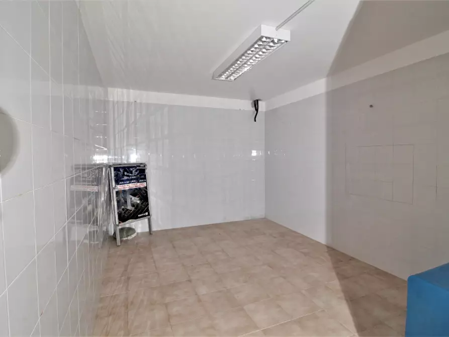Immagine 12 di Negozio in affitto  in Via Vittorio Emanuele Orlando a Santa Flavia