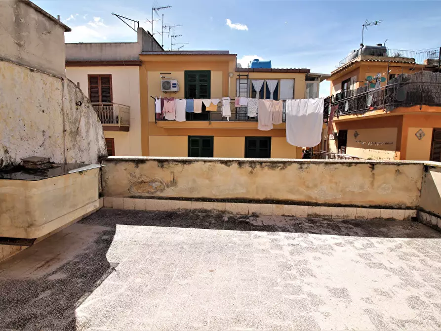 Immagine 6 di Palazzo in vendita  in Via Polizzi a Bagheria