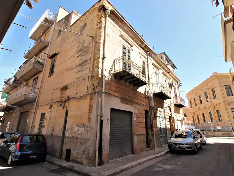 Immagine 2 di Palazzo in vendita  in Via Polizzi a Bagheria