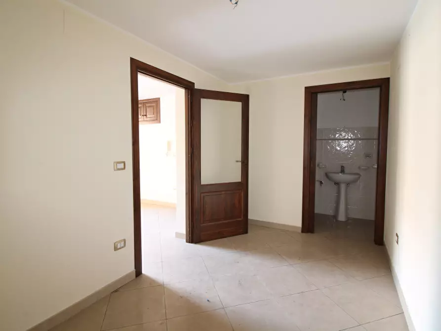 Immagine 16 di Ufficio in vendita  in Piazza Matrice a Bagheria