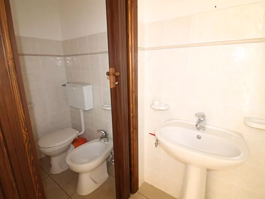 Immagine 18 di Ufficio in vendita  in Piazza Matrice a Bagheria