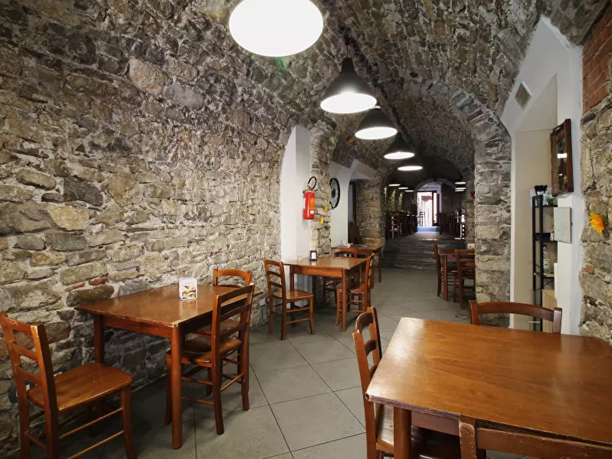 Immagine 9 di Negozio in vendita  in Piazza Duomo a Termini Imerese