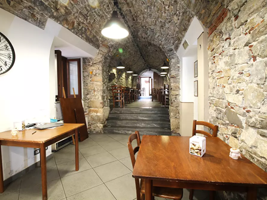 Immagine 10 di Negozio in vendita  in Piazza Duomo a Termini Imerese