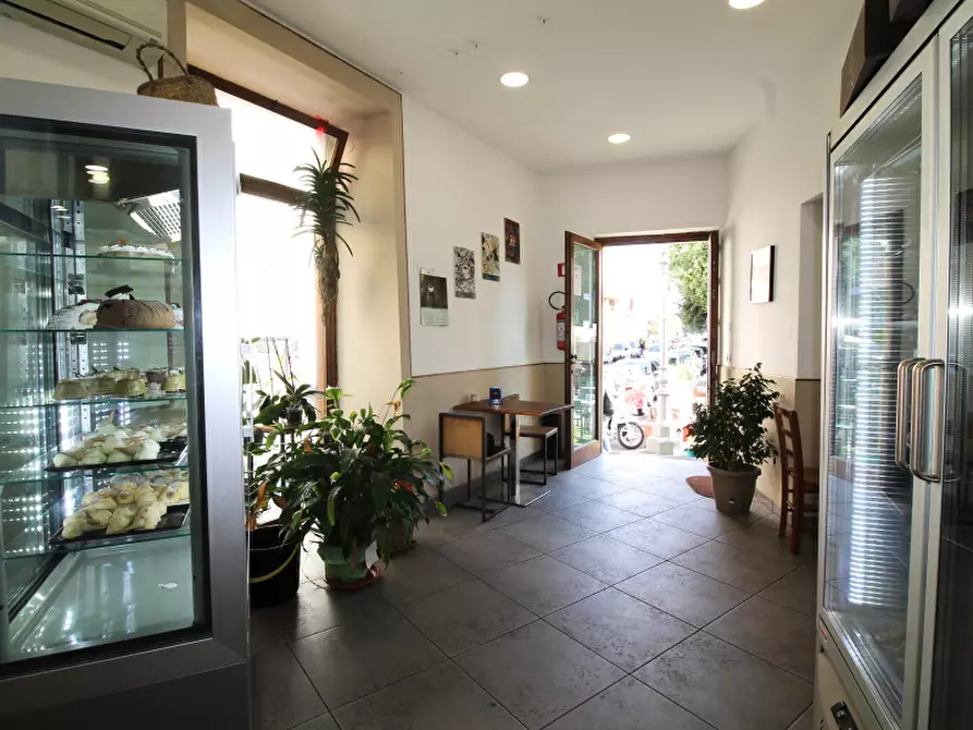 Immagine 18 di Negozio in vendita  in Piazza Duomo a Termini Imerese