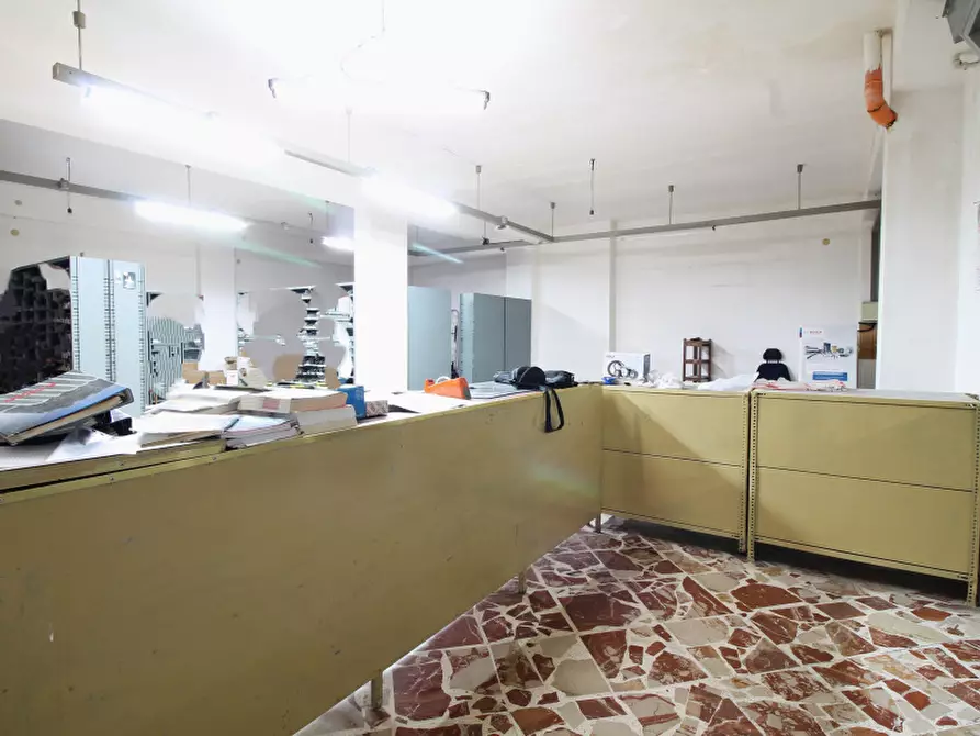 Immagine 2 di Negozio in vendita  in Via Giuseppe Cesare Abba a Bagheria