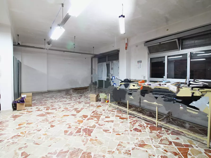 Immagine 4 di Negozio in vendita  in Via Giuseppe Cesare Abba a Bagheria