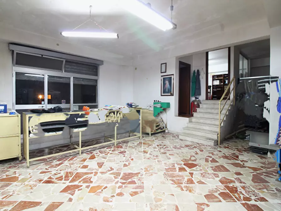Immagine 5 di Negozio in vendita  in Via Giuseppe Cesare Abba a Bagheria