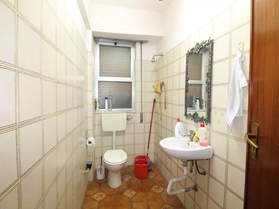 Immagine 6 di Negozio in vendita  in Via Giuseppe Cesare Abba a Bagheria