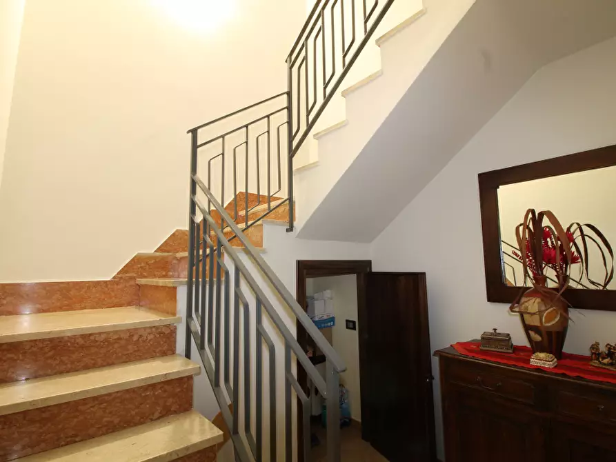 Immagine 9 di Villa in vendita  in Piazza Antico Pozzo a Casteldaccia