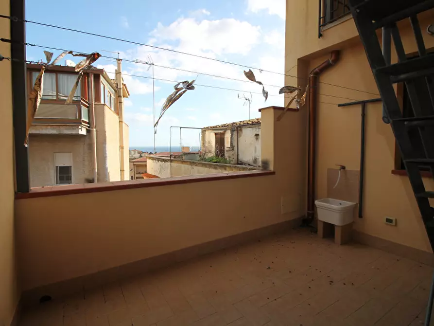 Immagine 24 di Villa in vendita  in Piazza Antico Pozzo a Casteldaccia