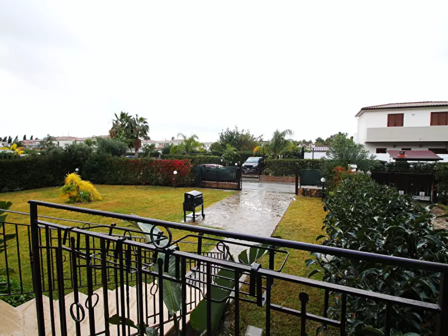 Immagine 3 di Villa in vendita  in Autostrada Messina-Palermo a Campofelice Di Roccella