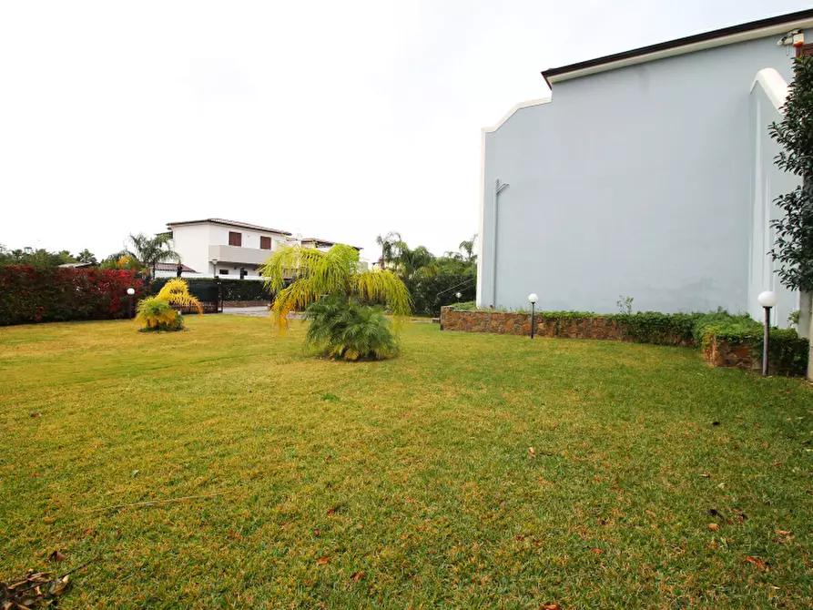 Immagine 5 di Villa in vendita  in Autostrada Messina-Palermo a Campofelice Di Roccella