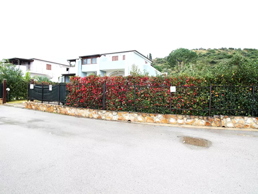 Immagine 8 di Villa in vendita  in Autostrada Messina-Palermo a Campofelice Di Roccella