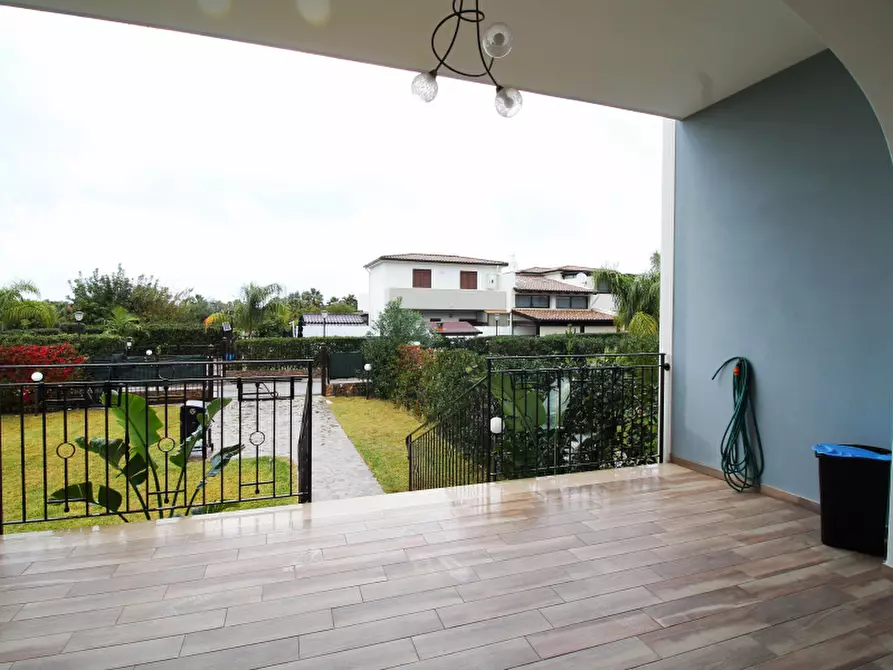 Immagine 11 di Villa in vendita  in Autostrada Messina-Palermo a Campofelice Di Roccella