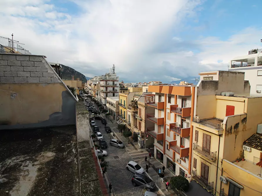 Immagine 2 di Appartamento in vendita  in Corso Umberto I a Bagheria