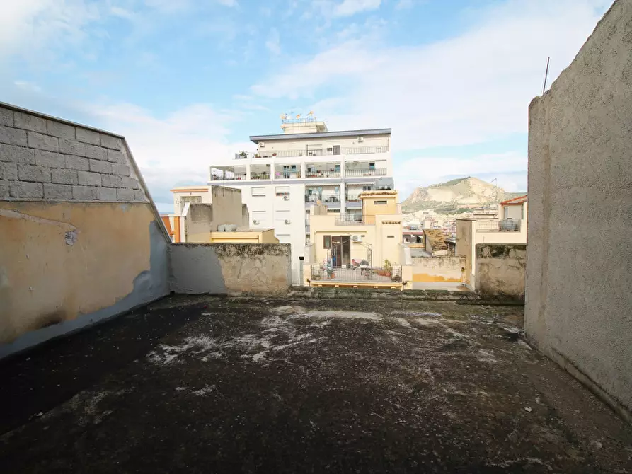 Immagine 6 di Appartamento in vendita  in Corso Umberto I a Bagheria