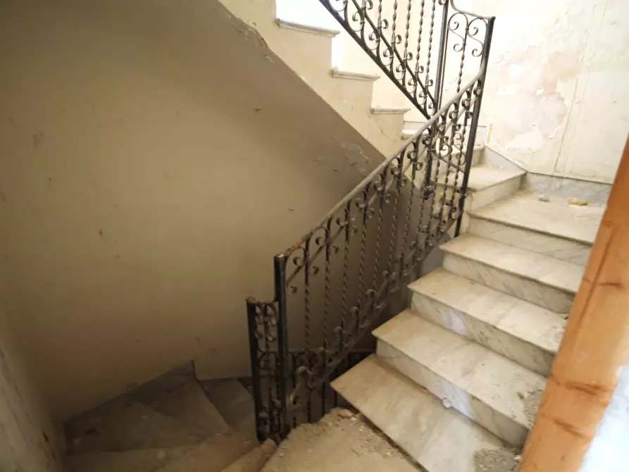 Immagine 12 di Appartamento in vendita  in Corso Umberto I a Bagheria