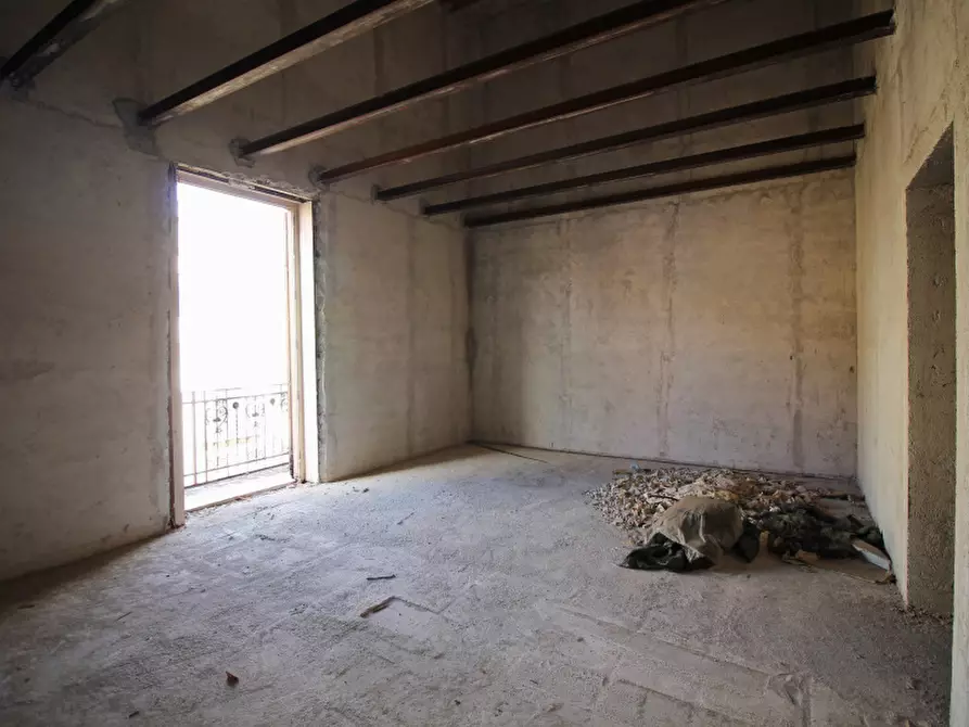 Immagine 18 di Appartamento in vendita  in Corso Umberto I a Bagheria