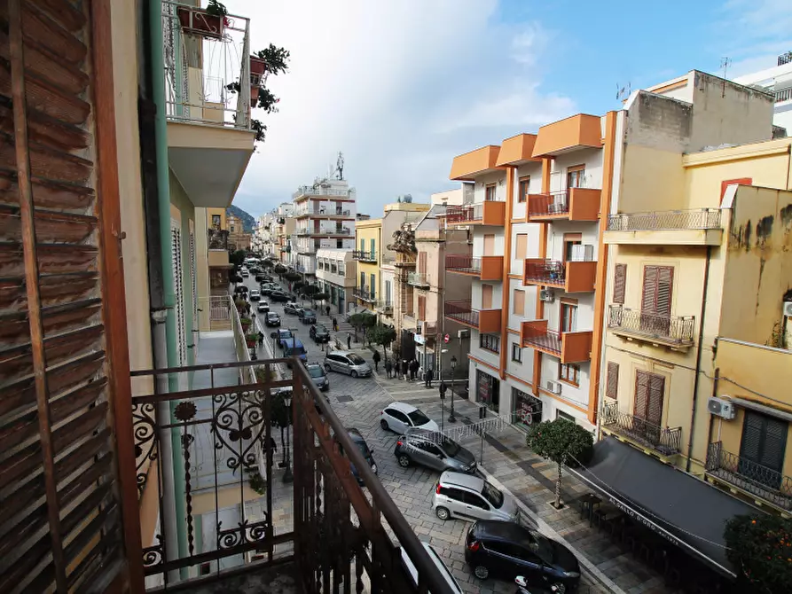Immagine 19 di Appartamento in vendita  in Corso Umberto I a Bagheria