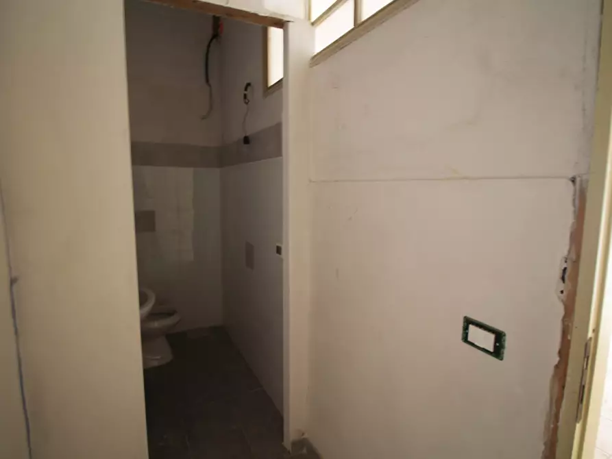 Immagine 9 di Laboratorio in affitto  in Via Allò a Casteldaccia