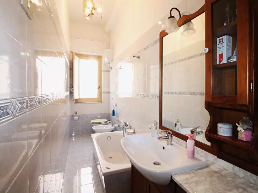 Immagine 22 di Villa in vendita  in Via Caronia a Bagheria