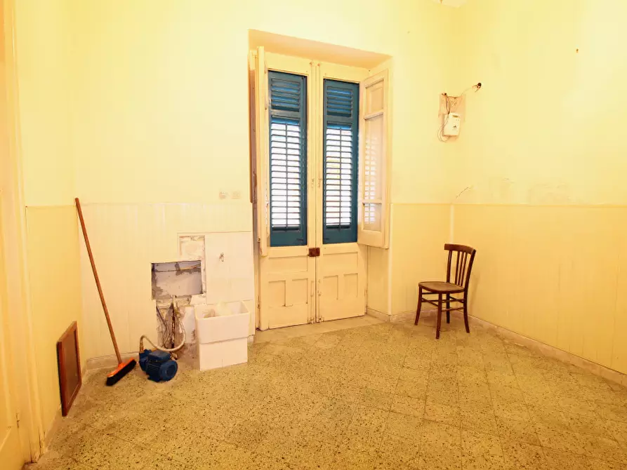 Immagine 27 di Villa in vendita  in Via Caronia a Bagheria