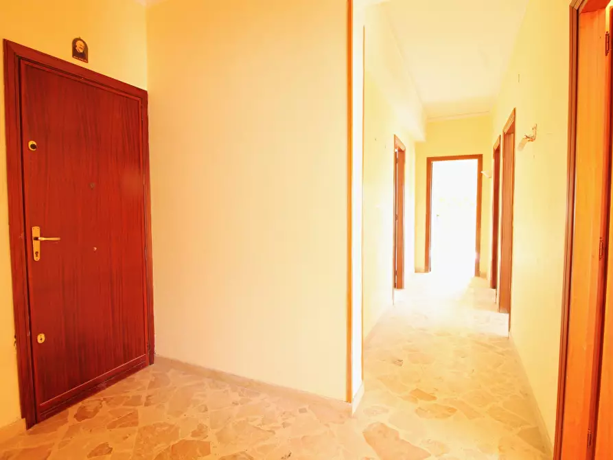 Immagine 5 di Appartamento in vendita  in Via Giacomo Restivo a Bagheria