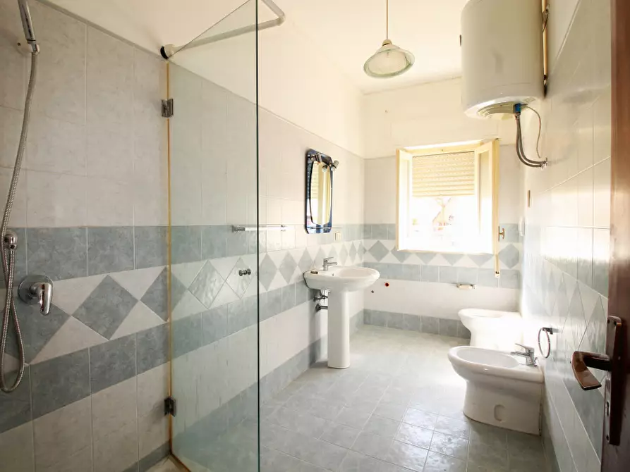 Immagine 9 di Appartamento in vendita  in Via Giacomo Restivo a Bagheria