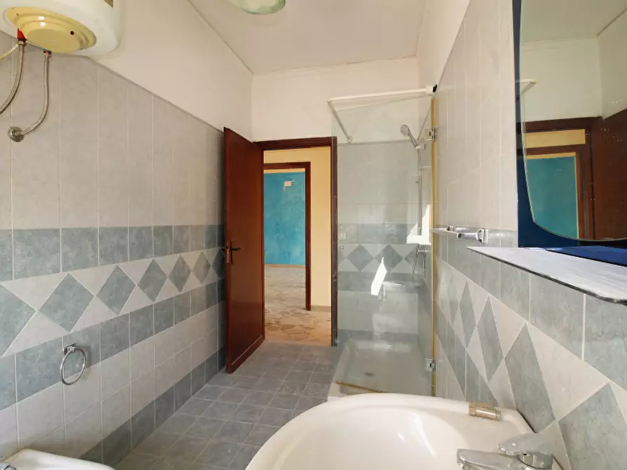 Immagine 10 di Appartamento in vendita  in Via Giacomo Restivo a Bagheria