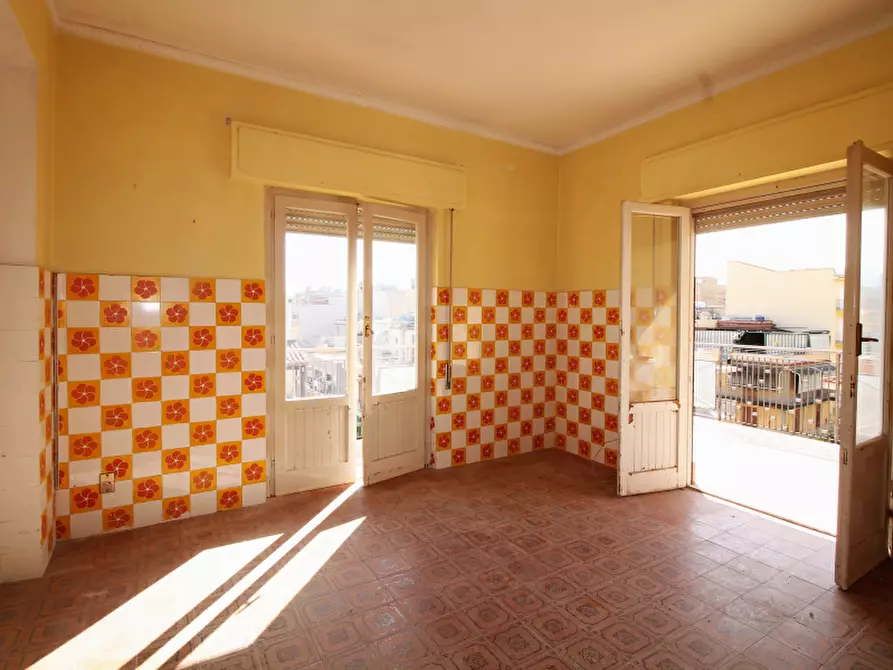 Immagine 11 di Appartamento in vendita  in Via Giacomo Restivo a Bagheria