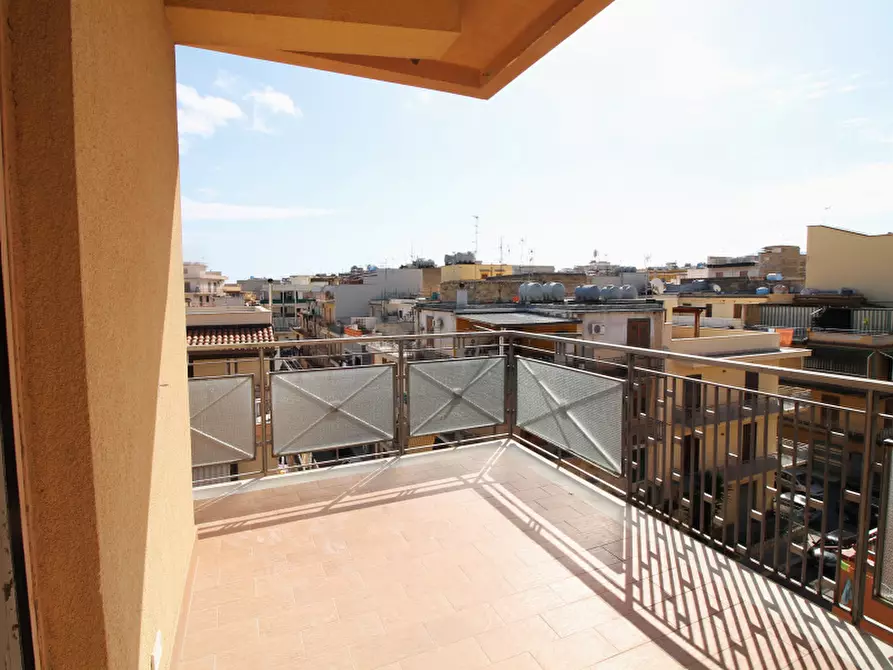 Immagine 14 di Appartamento in vendita  in Via Giacomo Restivo a Bagheria